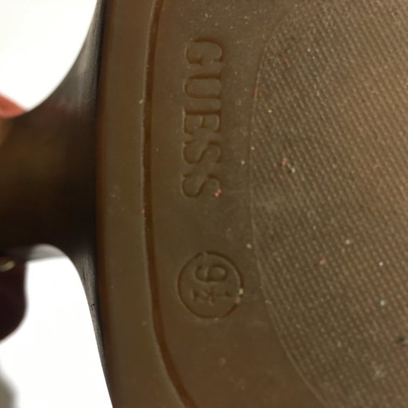 GUESS SUEDE 9.5 HEELS - Picture 4 of 4